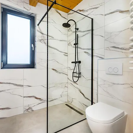 Szlembark- Widok Na Tatry, Jacuzzi 度假居 Szlembark